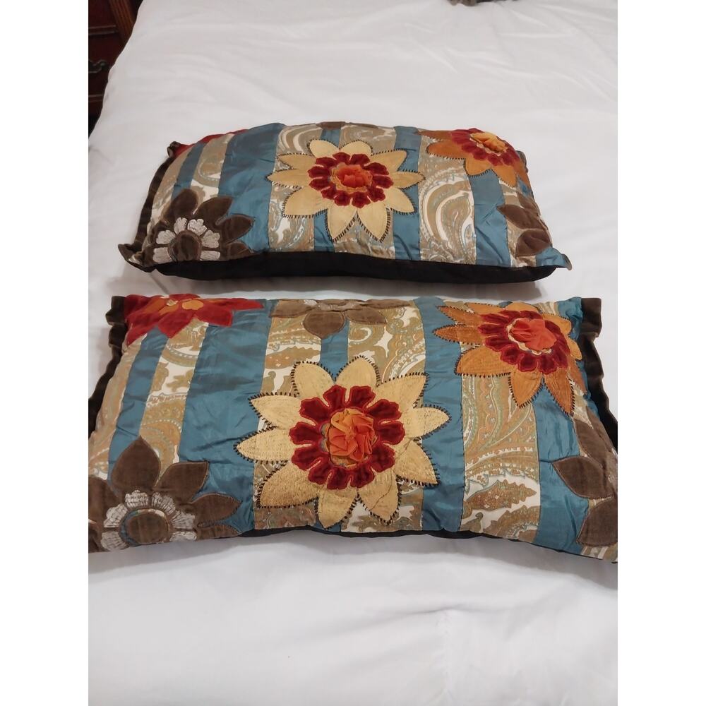 Pier One Throw Pillows Set Of 2 Size 18x 12